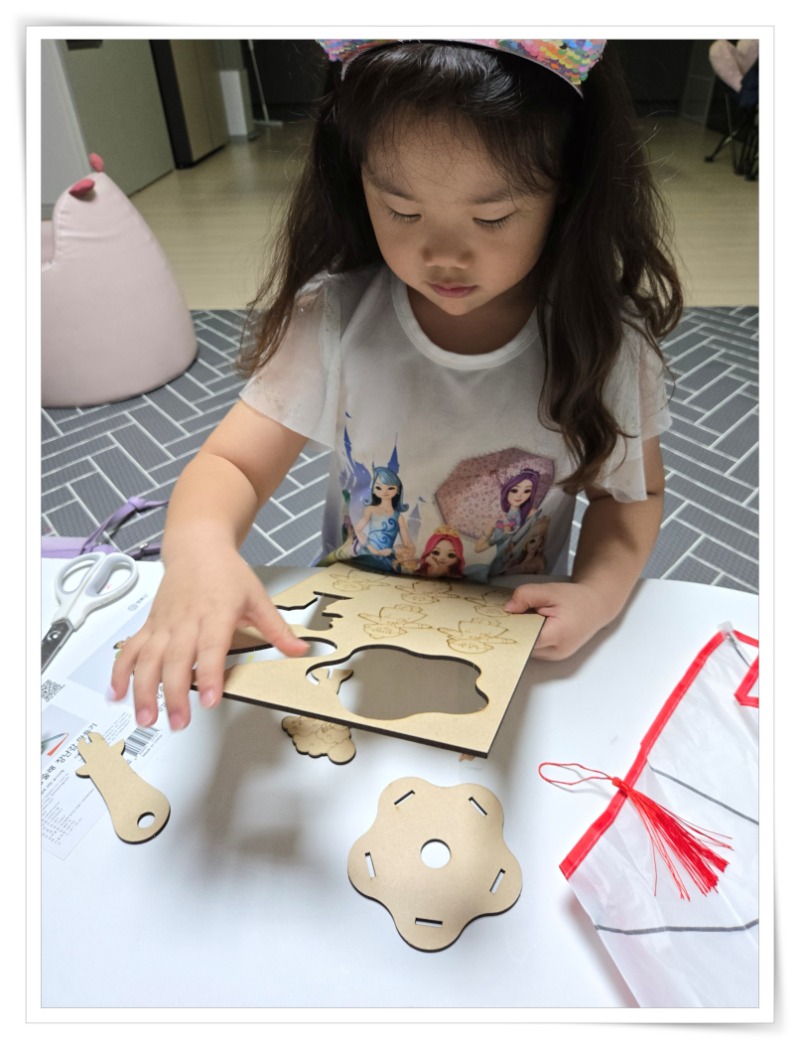 액자_20251017_220451 - 윤선혜.jpg